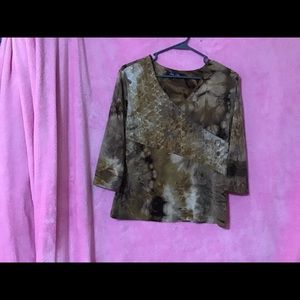 Very lightweight blouse gold stiching